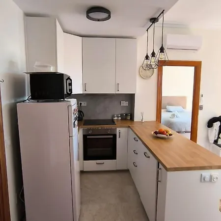 Apartment La Roca-mediterraneo Views, 8th Floor-new Kitchen- Pool- Parking-air Conditioning, Ceiling Fans & Free Wifi *